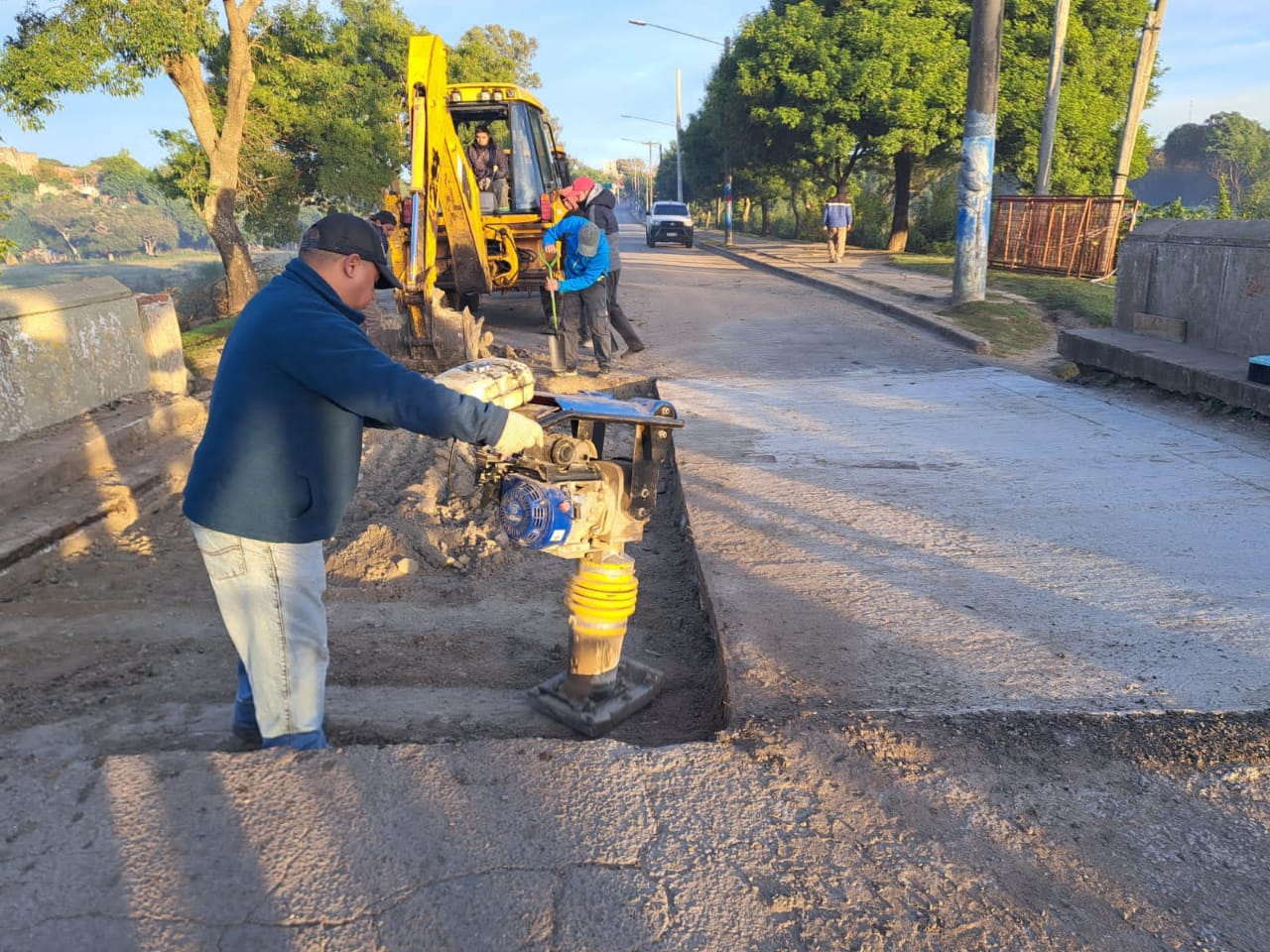 Obras Públicas trabaja en las Avenidas Artigas e Irigoyen